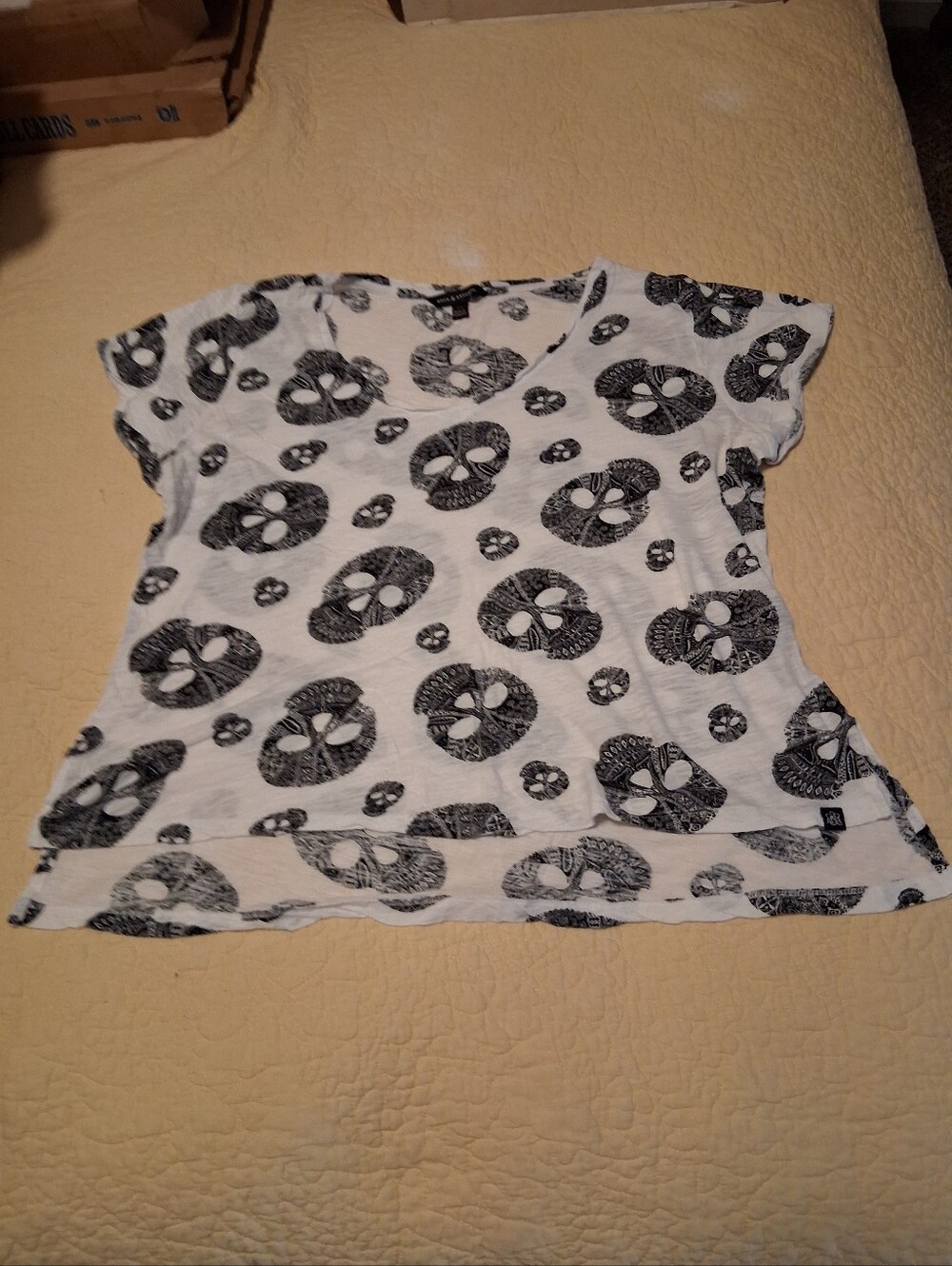 Rock & Republic Women's Skull Tee, White/Black, Size XL